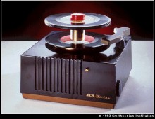 1949 RCA Victor Introduced the 45 rpm