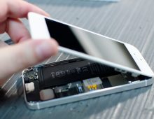 Apple to Increase Screen Repair Centers