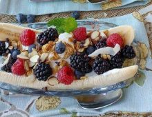 Banana Split Breakfast Bar